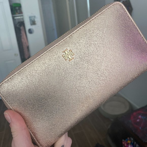 Tory Burch Metallic Rose Gold Continental Wallet - Picture 3 of 9